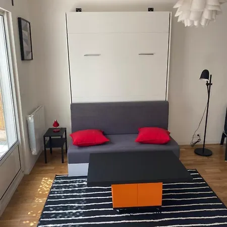 Grand Studio De 38m2 Et Cour Independante De 25m2 Dont Wifi Et Netflix * Montpellier