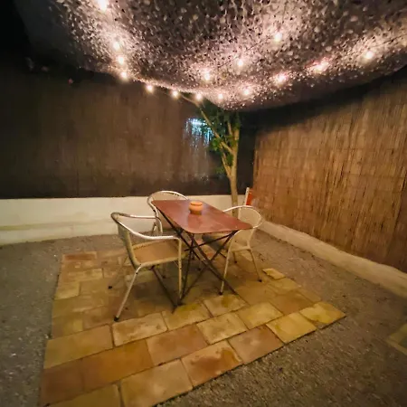 Apartment Grand Studio De 38m2 Et Cour Independante De 25m2 Dont Wifi Et Netflix